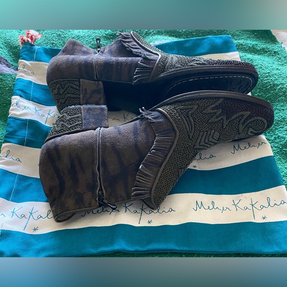 Meher Kakalia Bootie Shoe Hand Beaded Soft Leather Embellished Suede Animal - Picture 6 of 7